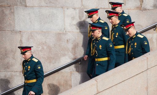 Руски войници си "купуват правото да останат живи": Плащат по $500 да не ги пратят на фронта