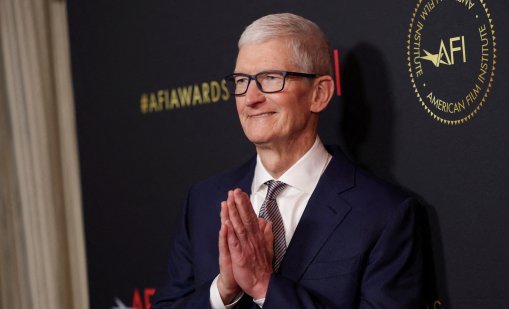 Тим Кук се оттегля от поста изпълнителен директор на Apple