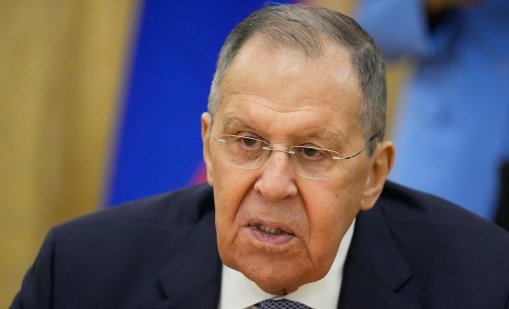 Лавров: Зеленски не иска да сключи мирно споразумение, защото това ще сложи край на кариерата му