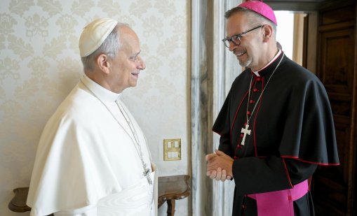 Ватиканът върна 62 артефакта на коренното население на Канада