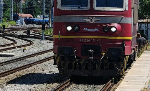 Седем товарни вагона с амониева селитра са дерайлирали в Русе