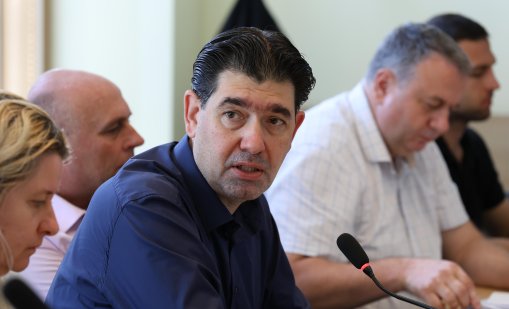 Таков за сагата "Китай": Премиерът на е началник на шефа на БСП, за да нарежда 