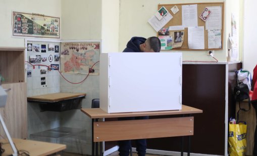 В шест секции  в Русенско машините за гласуване не тръгнаха