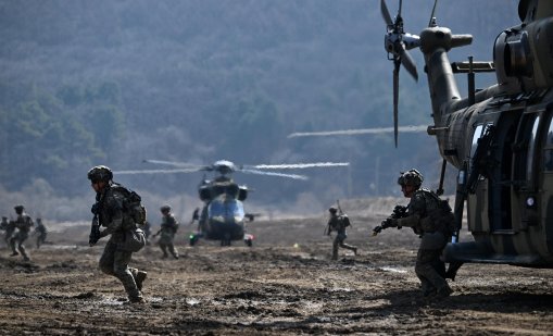 Иран: САЩ да не предприемат сухопътна инвазия, да не изпитват решимостта ни