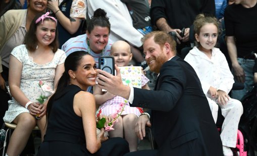 Хари и Меган на "кралско турне" в Австралия СНИМКИ