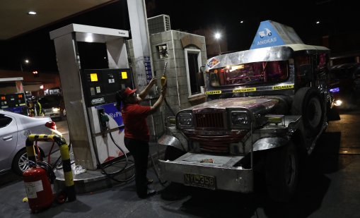 ОПЕК+ спира увеличението на производството след лек ръст през декември