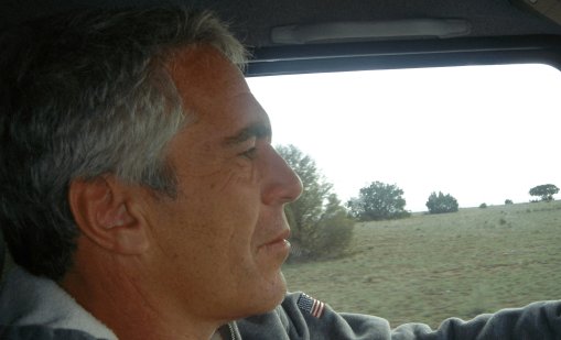 Новите досиета: Джефри Епстийн е имал таен син?