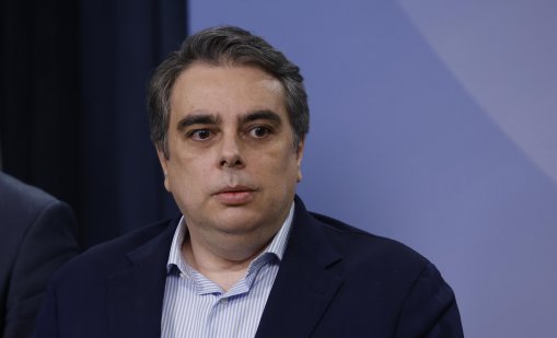 ПП за 100-те днина Радев: Напълни властта със службогонци от стария модел