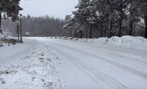 Зимата не иска да си тръгва, сняг вали на &ldquo;Петрохан&rdquo;