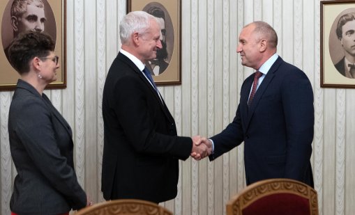 Радев тръгва на първо задгранично посещение като премиер