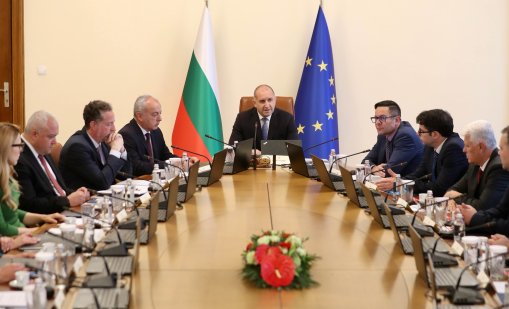 Кабинетът "Радев" тръгва с 45% доверие, има ръст и на оптимизма у нас 