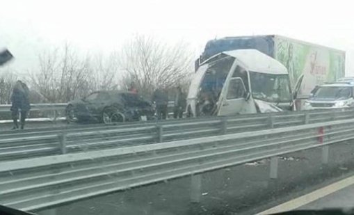 Затвориха АМ "Тракия" край Чирпан заради тежка катастрофа 