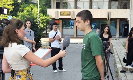 Младите срещат медиите: Как стажът в Bulgaria ON AIR и Bloomberg TV промени гледните точки на 11 гимназисти