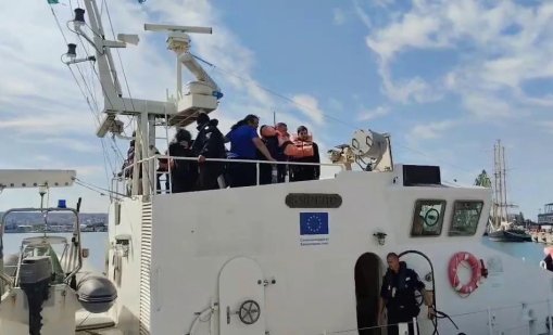 Няма следа от моряците от потъналия кораб в Черно море, прекратиха търсенето им