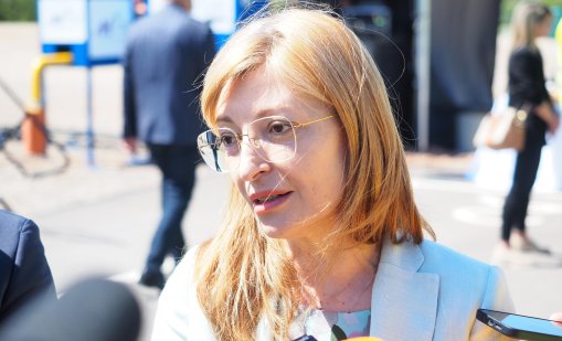 Захариева: Присъединяването към еврозоната ще направи българите по-богати