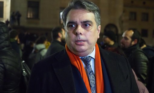 Асен Василев: Ако правителството не оттегли бюджета, няма право да управлява