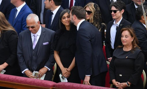 Уша се появи без сватбената си халка, има ли проблеми в семейство Ванс? 