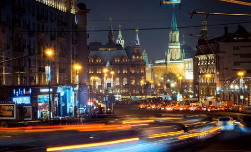 Двегодишен син на руски прокурор стана собственик на апартамент за 760 млн. рубли срещу Кремъл