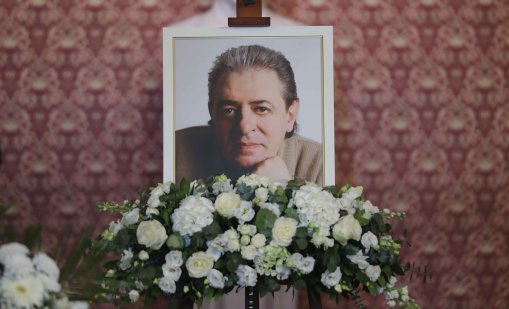 В кадър: Близки и приятели се простиха с Михаил Белчев