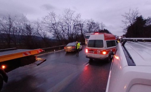 Мъж загина при тежка катастрофа в Ямболско 