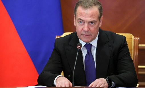 Медведев към Тръмп: Пратете спецчасти в Киев срещу нарконаемниците и фенове на Ескобар