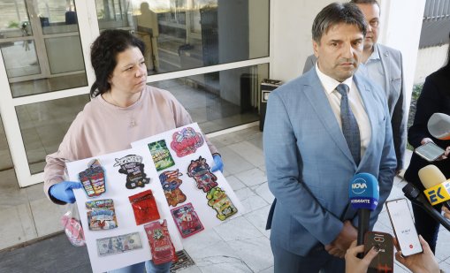 Примамка за деца: Продават дрога в цветни пликчета за бонбони и семки