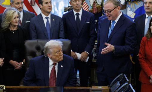 Администрацията на Тръмп нарежда по-строго проучване на кандидатите за виза H-1B