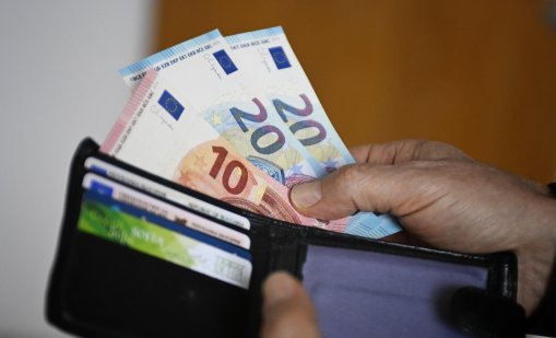 До края на юни обменяме безплатно левове в евро, след това може да има такси