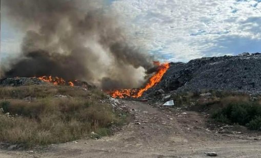 Пожар избухна в депото за отпадъци край Ракитница