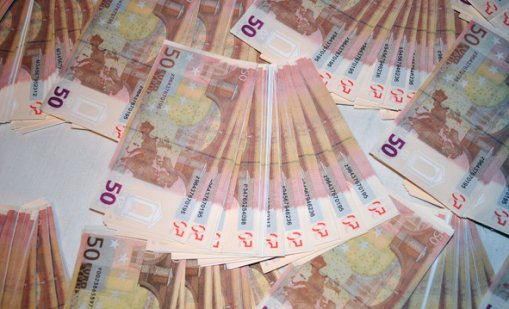 В града на фалшивото евро иззеха 100 броя менте банкноти