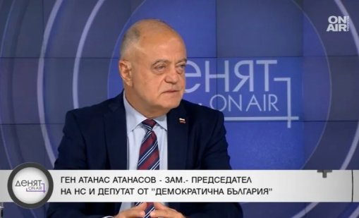 Ген. Атанасов: И управляващите, и правителството се държат арогантно