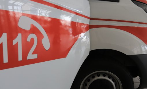 Жена почина, а полицаи са обгазени след задимяване в дом за възрастни 