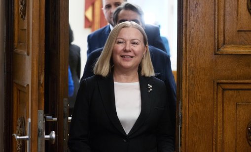 Надежда Йорданова отрече да има връзки със Сорос 