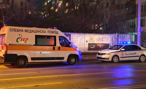 Шофьор загина, след като колата му се вряза в къща край Средец