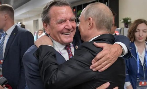 Герхард Шрьодер е уважил Путин в Москва за рождения му ден