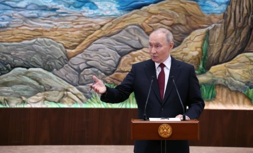Путин твърди, че "Красноармейск и Димитров" са напълно обкръжени