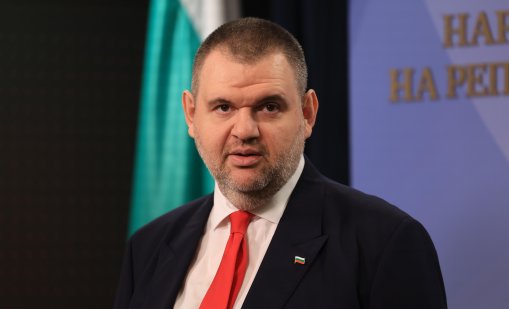 Пеевски пристигна в Белица: Няма да се огънем, не на страха!