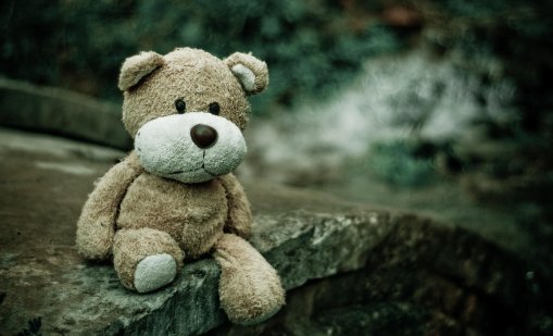 Плюшено мече с изкуствен интелект спокойно говори за оръжия и секс на деца ВИДЕО