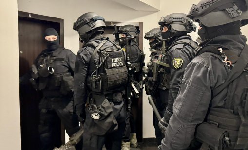 Откриха нелегални мигранти в София, има задържани