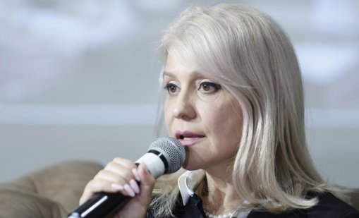 ВАС: Шефът на НДК Адрияна Татарова сключила договор със сина си