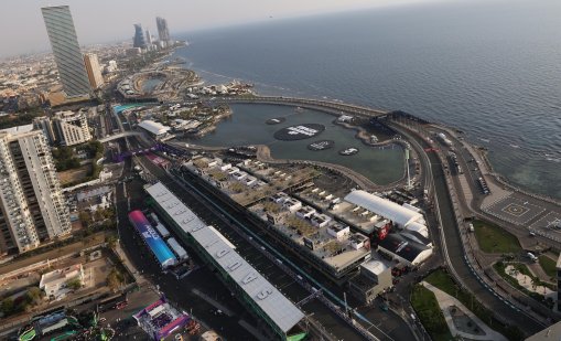 Саудитска Арабия прехвана 7 ракети, отломки паднаха до енергийни обекти