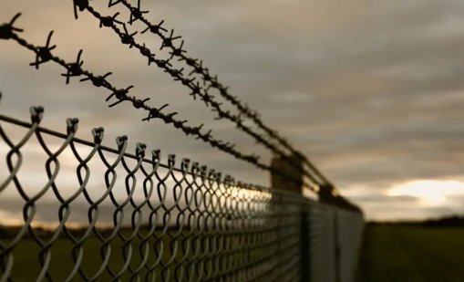 Затворник избяга в раницата на освободения си съкилийник