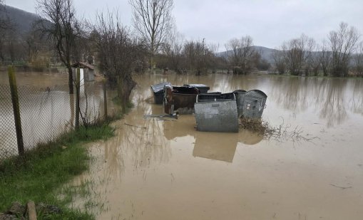 Екипи на Агенцията за социално подпомагане са в с. Априлово СНИМКИ