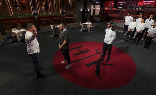 Рапърът Тото сдаде престилката в Hell&rsquo;s Kitchen СНИМКИ