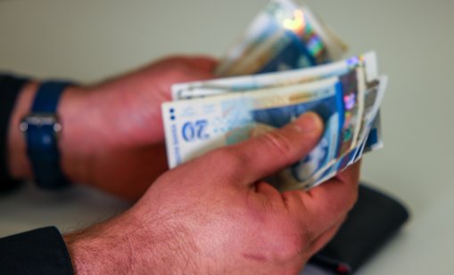 Средната заплата в София с 35% по-голяма от тази в страната