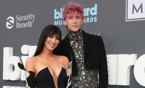 На Машин Гън Кели вече не му е до купони, празнува ЧРД само с бебето