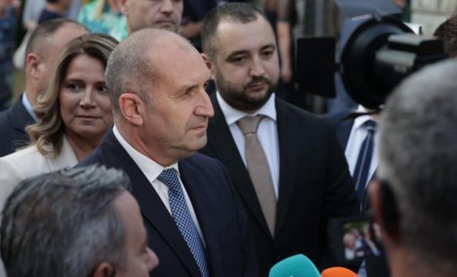 Радев отговори на Борисов, че "не може да кацне": Манипулации 
