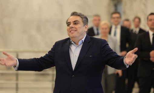Асен Василев: Трябва ни президент, от когото няма да ни е срам