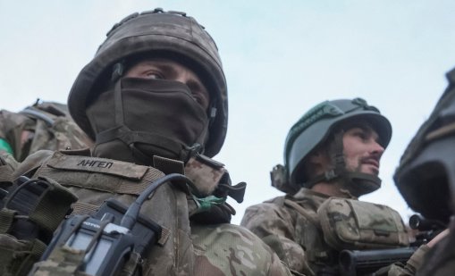 Качиха го в колата и го принудиха да подпише: Как Русия набира войници за фронта