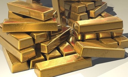 Цената на златото за първи път премина рекордните 4 000 долара